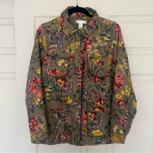 H&M Jackets & Blazers - H&M Floral Utility Jacket Women’s Size 8